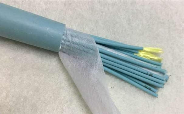 柳州市欧孚光缆厂家：室内光缆和室外光缆的区别
