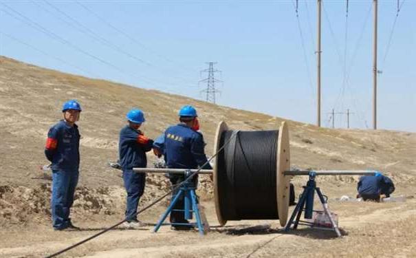 甘孜藏族自治州GYXTW-12a1通信用光缆 中心管式铠装光缆工厂现货直发